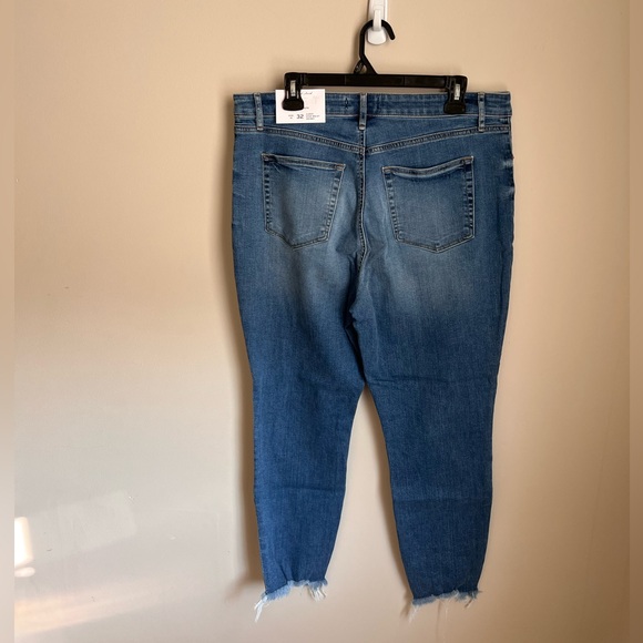 LOFT Mid-Wash Ankle Jeans - Picture 2 of 4